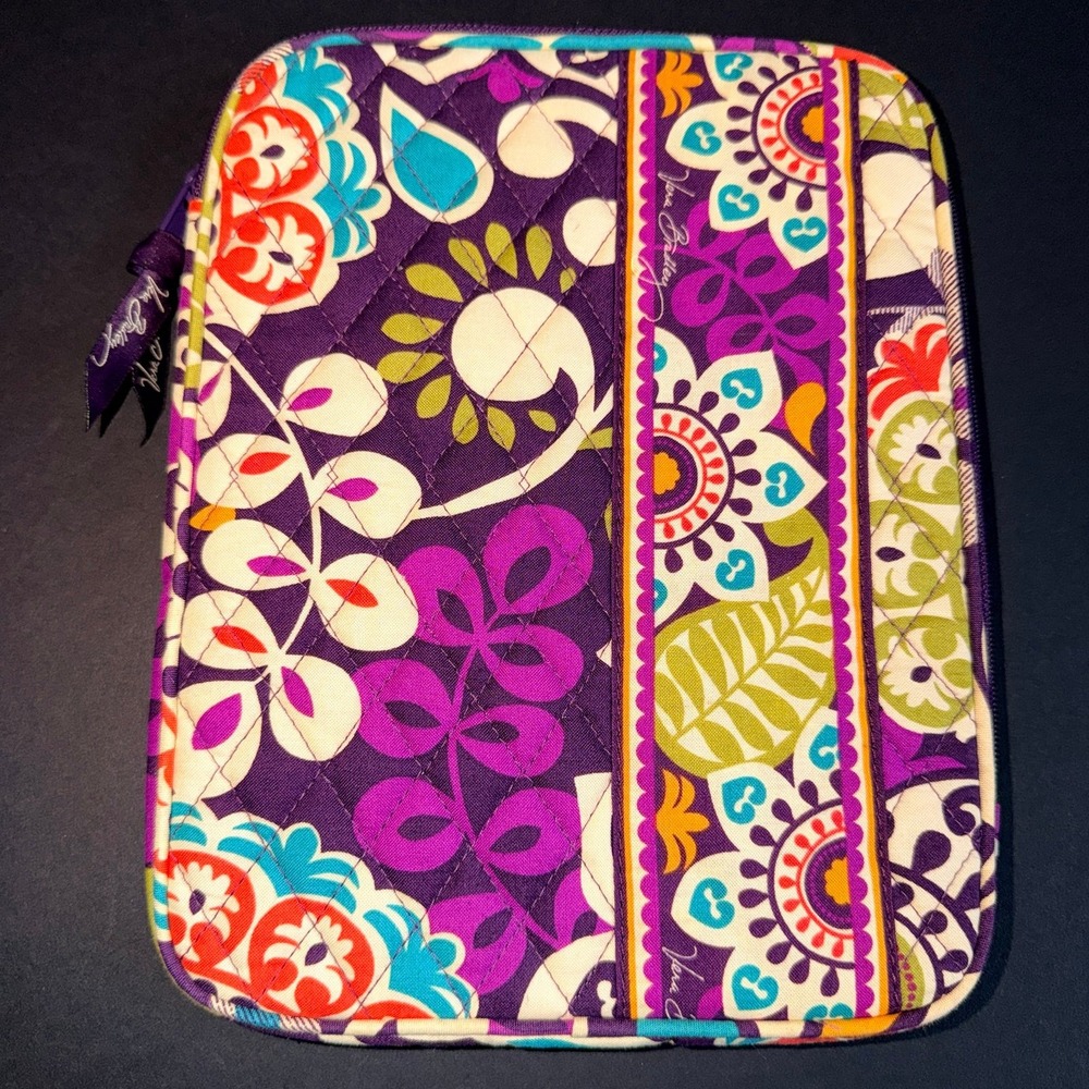 Vera Bradley Medium Quilted Padded Tablet iPad E - reader Zip‎ Case Sleeve